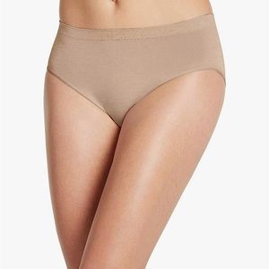 NWT Jockey Women's Underwear Smooth & Shine Seamfree Hi Cut Panty, Light Size 5